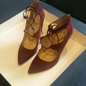 NeW Burgandy Marc Fisher Heels with lace